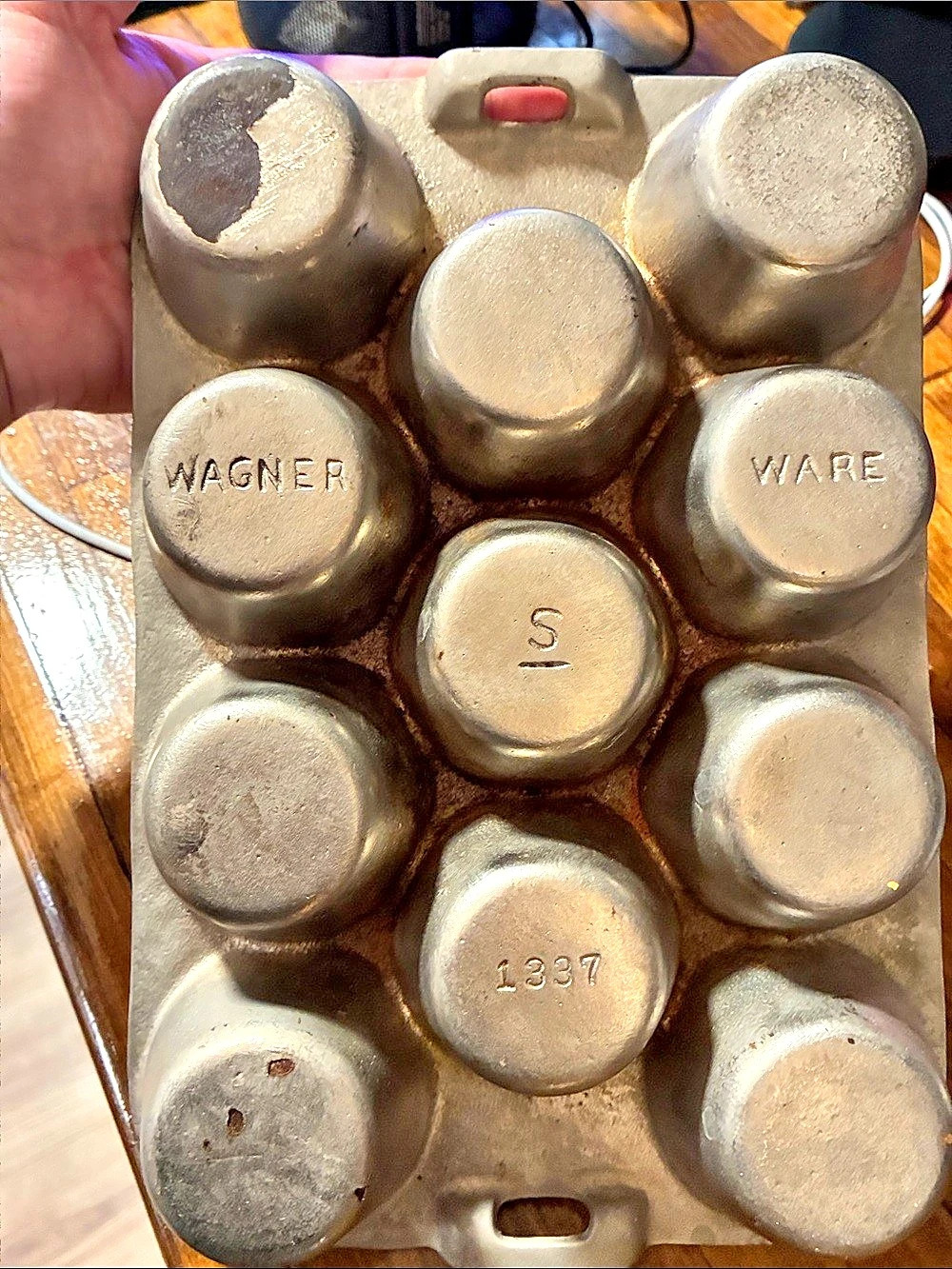 Vintage Wagner Ware 1337 Cast Iron Muffin Pan